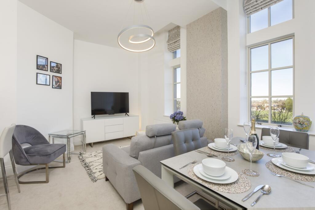 Apartment to rent on The Residence Road, York, North