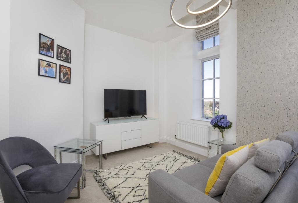 Apartment to rent on The Residence Road, York, North