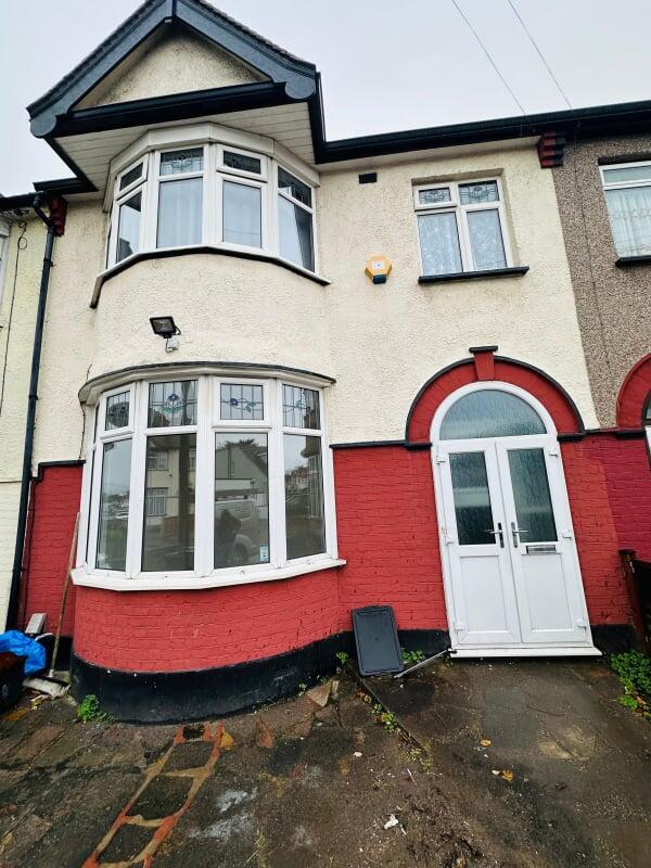 Main image of property: South Park Road, Ilford, IG1