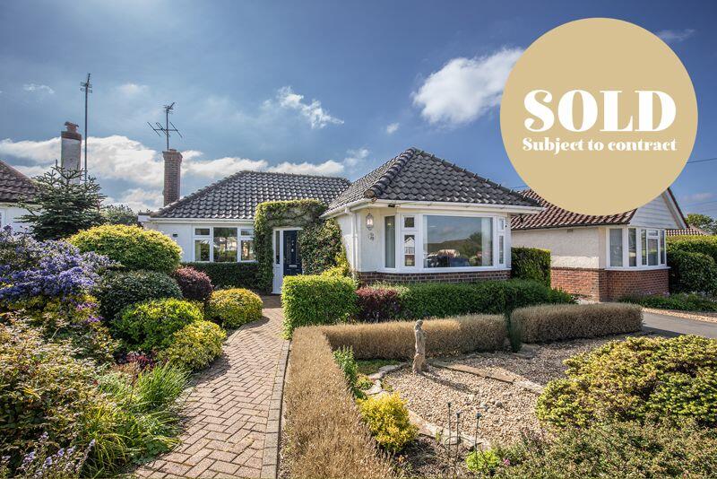 2 bedroom detached house for sale in Ann Close, Hassocks, BN6