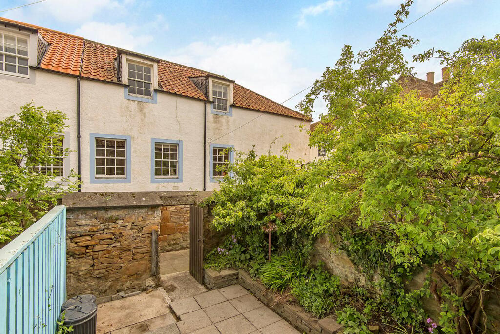 3 bedroom end of terrace house for sale in Narrow Wynd, St Monans
