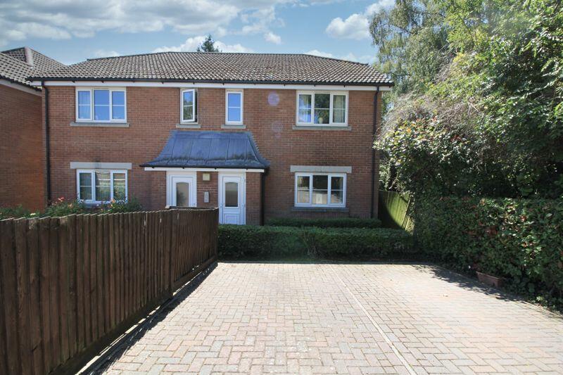 2 bedroom apartment for sale in The Hedgerows, Hedge End, SO30