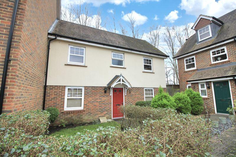3 bedroom semi-detached house for sale in Barrowfields Close, West End, SO30
