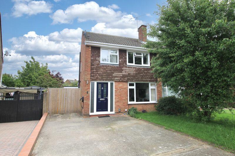 3 bedroom semidetached house for sale in Mapleton Road, Hedge End, SO30