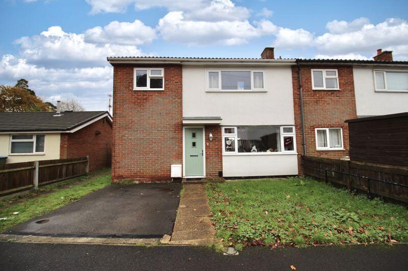 Main image of property: Barnes Close, Sarisbury Green