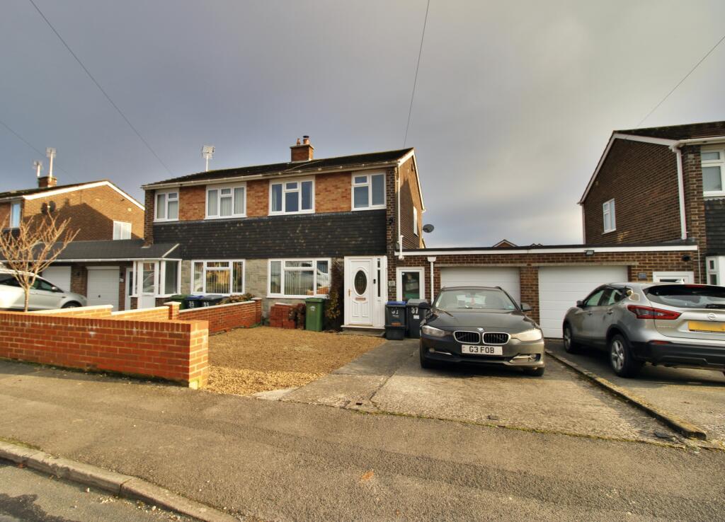 3 bedroom semidetached house for sale in Southview Road, Trowbridge