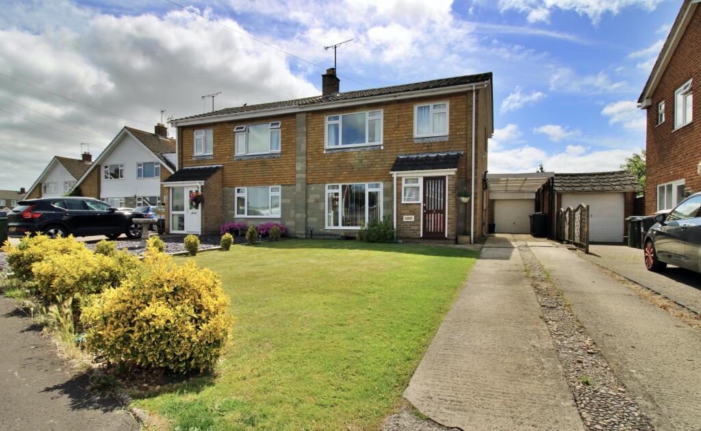 3 bedroom semidetached house for sale in Churchill Avenue, Melksham