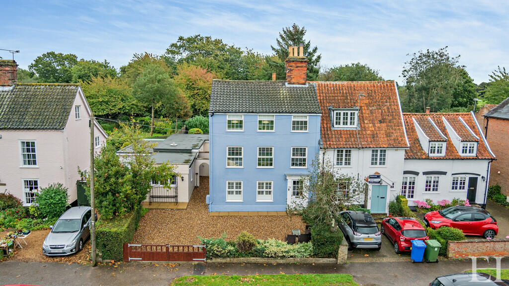 4 bedroom town house for sale in Wrentham, Beccles, NR34