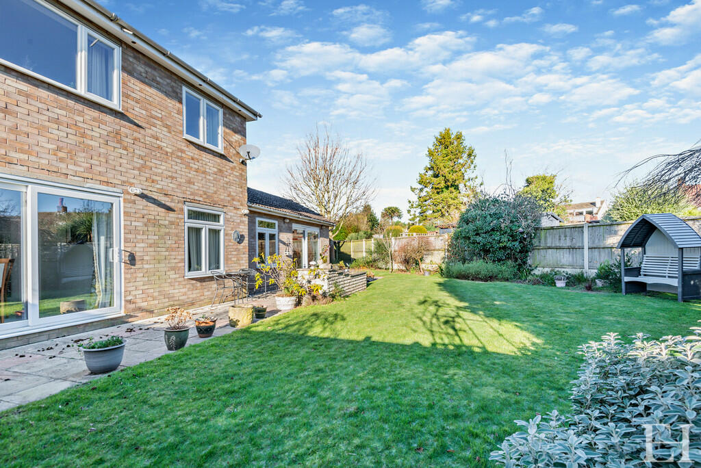 4 bedroom detached house for sale in Albany Road, West Bergholt