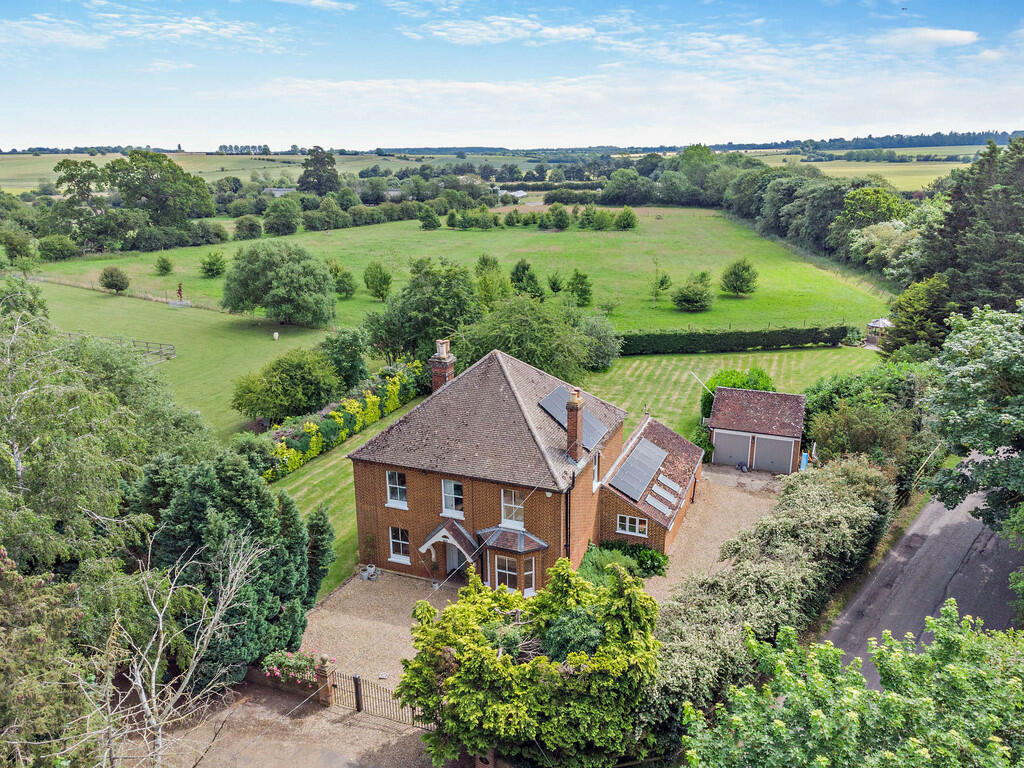 5 bedroom detached house for sale in Gamlingay, Cambridgeshire, SG19