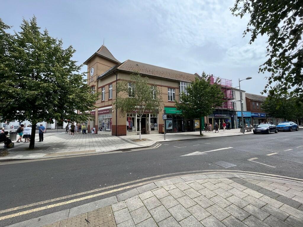 Additional property image - 68a-70a Pier Avenue, Clacton On Sea, Essex, CO15
