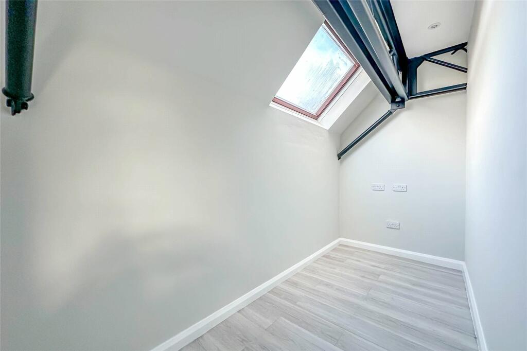 Additional property image - Crown House, Crown Street, Redbourn, Hertfordshire, AL3