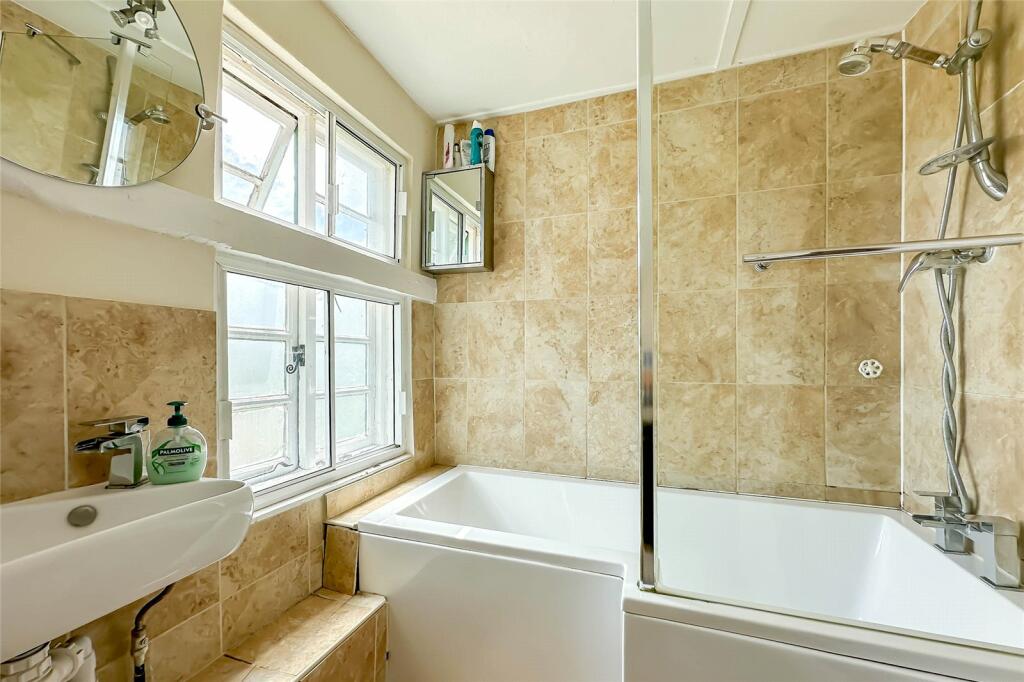 Additional property image - Priors Spring House, Little Woodend, Markyate, AL3