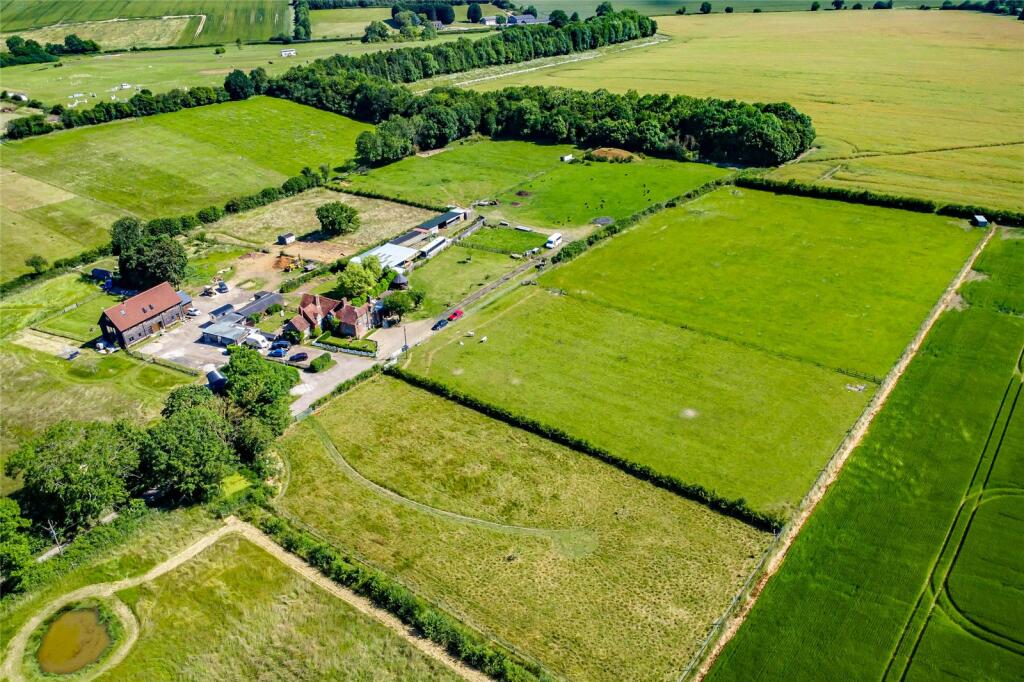Additional property image - Priors Spring House, Little Woodend, Markyate, AL3