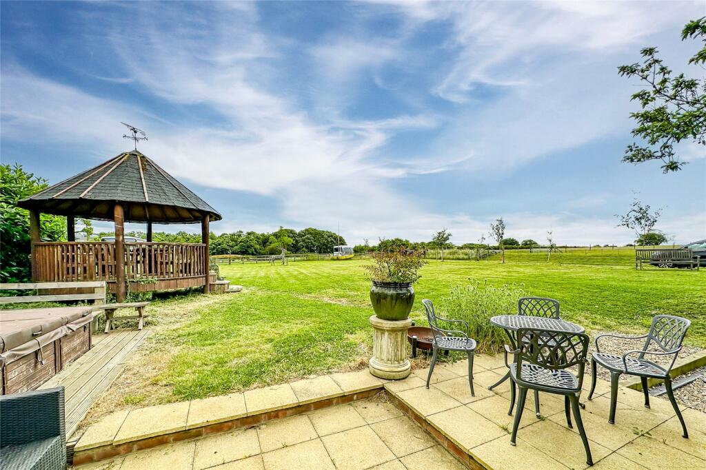 Additional property image - Priors Spring House, Little Woodend, Markyate, AL3