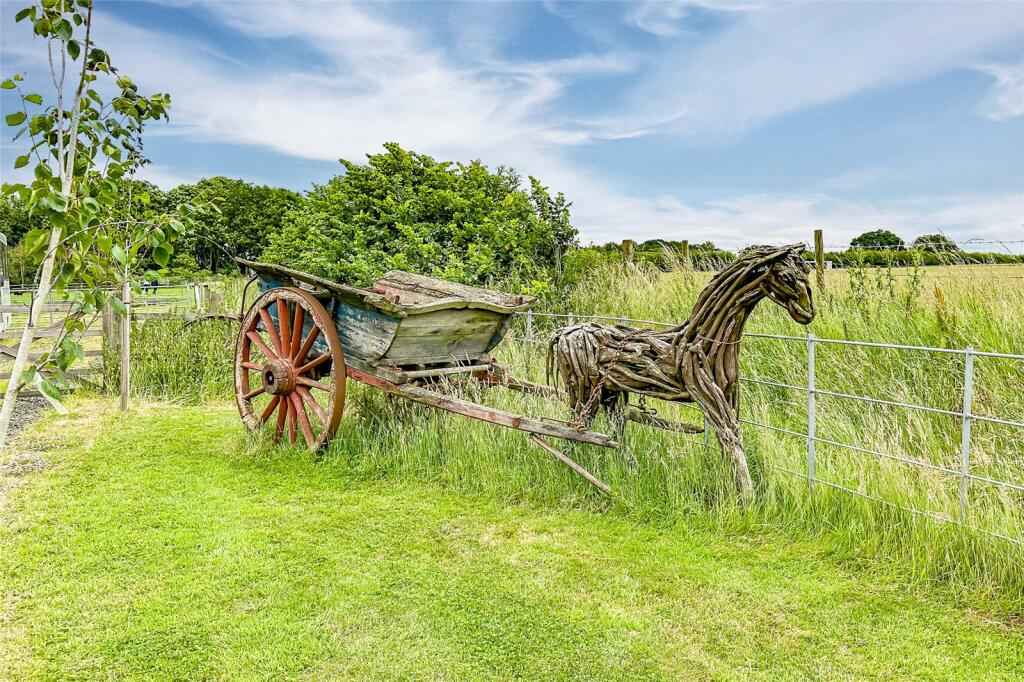 Additional property image - Priors Spring House, Little Woodend, Markyate, AL3