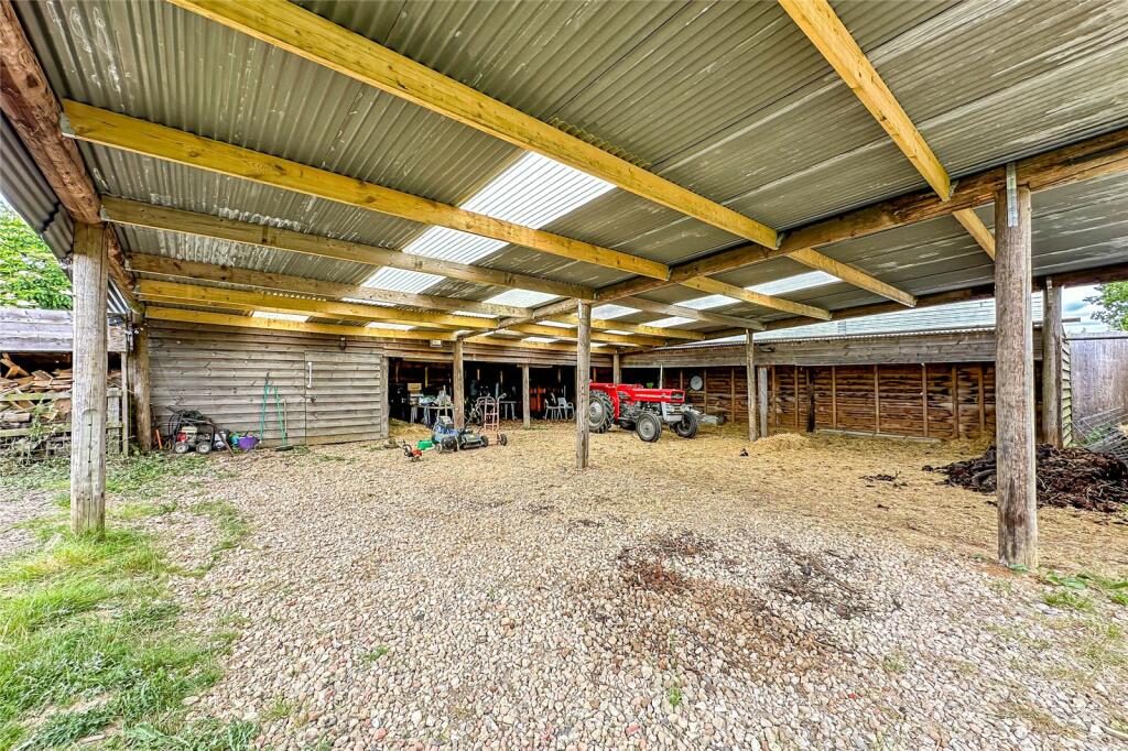 Additional property image - Priors Spring House, Little Woodend, Markyate, AL3