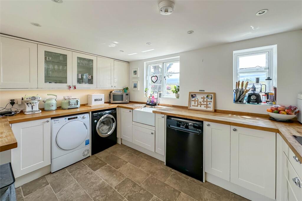 Additional property image - Priors Spring House, Little Woodend, Markyate, AL3