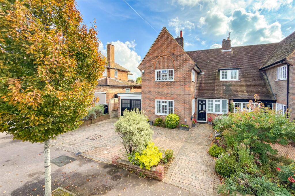 Main image of property: Bloomfield Road, Harpenden, Hertfordshire, AL5