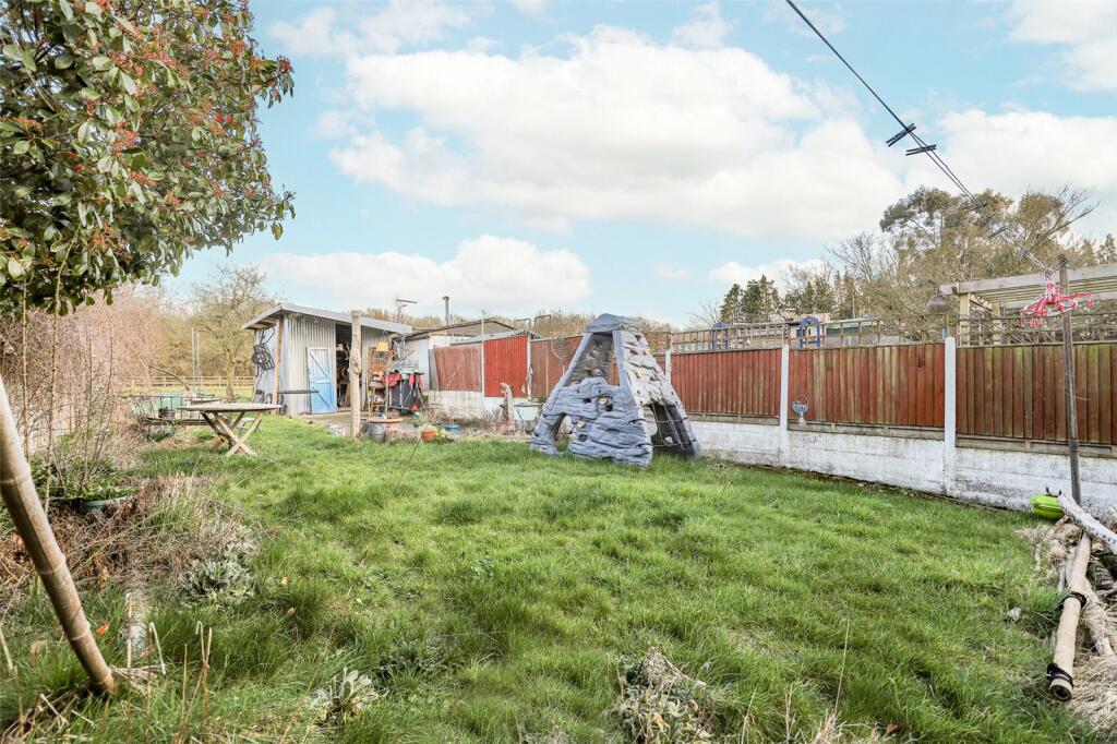 3 bedroom terraced house for sale in Bullens Green Lane, Colney Heath, St. Albans, Hertfordshire