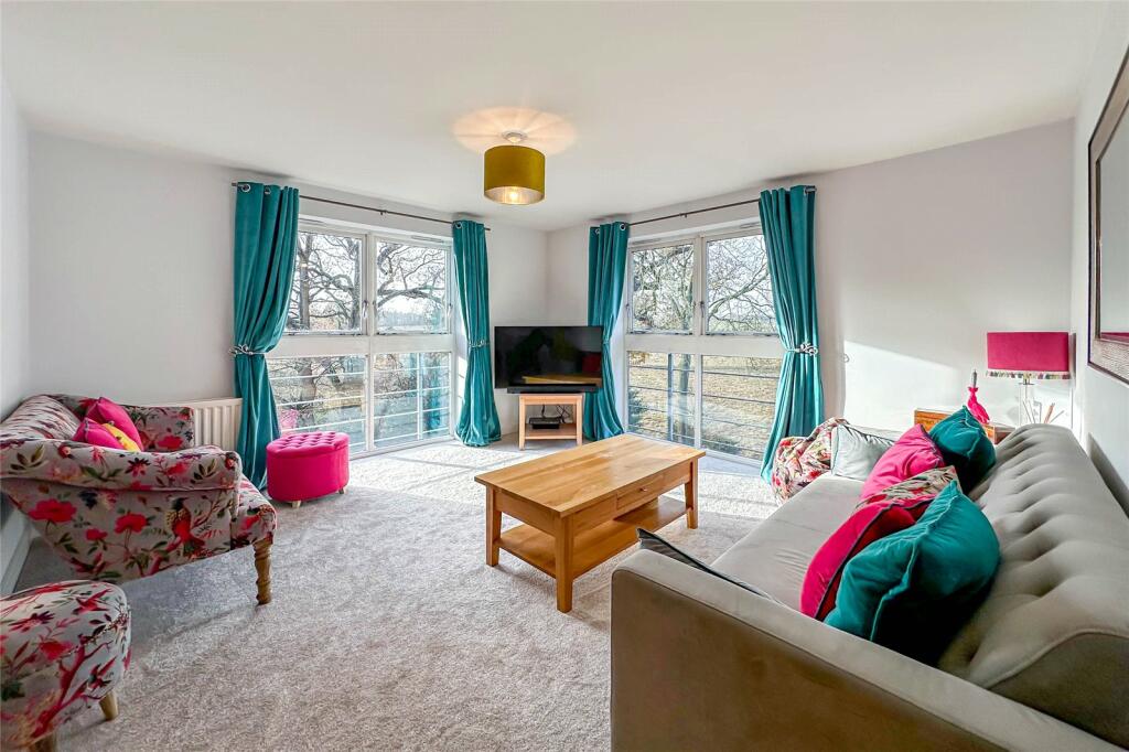 Additional property image - Astwick Manor, Coopers Green Lane, Hatfield, Hertfordshire, AL10