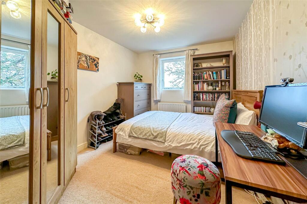 Additional property image - Astwick Manor, Coopers Green Lane, Hatfield, Hertfordshire, AL10