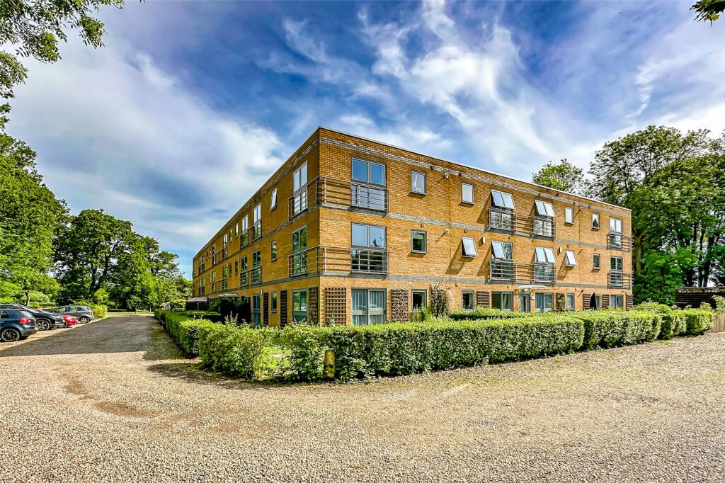 Additional property image - Astwick Manor, Coopers Green Lane, Hatfield, Hertfordshire, AL10