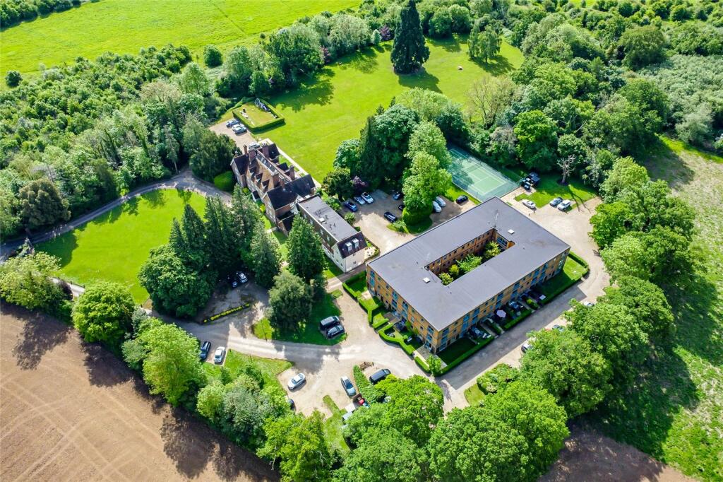 Additional property image - Astwick Manor, Coopers Green Lane, Hatfield, Hertfordshire, AL10