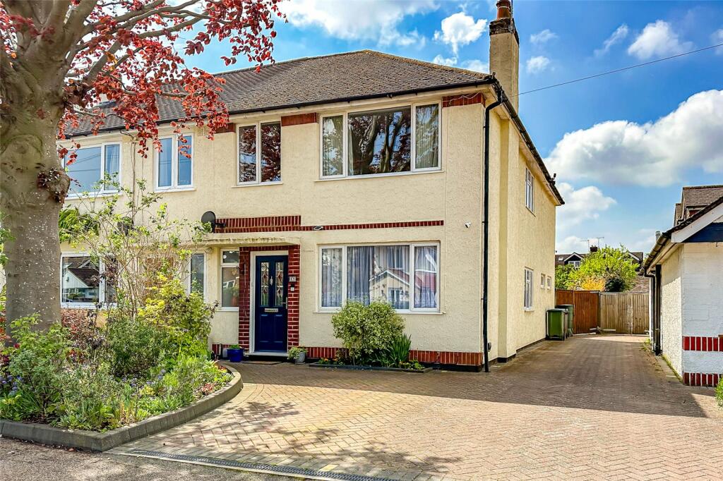4 bedroom semi-detached house for sale in Oakwood Drive, St. Albans, Hertfordshire, AL4