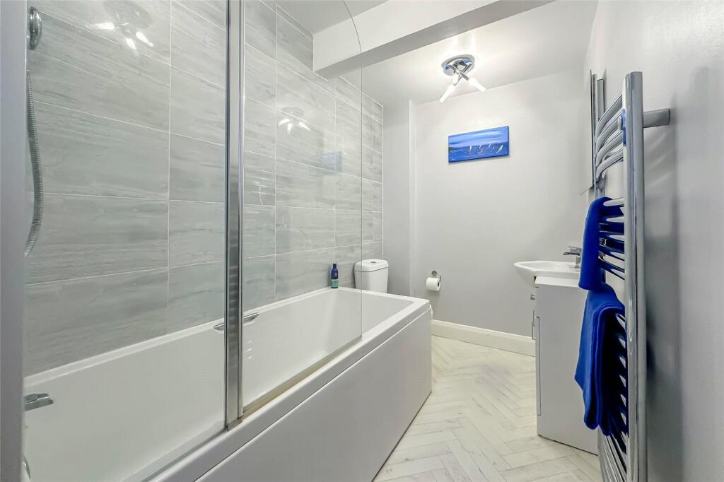 Additional property image - Oakwood Drive, St. Albans, Hertfordshire, AL4