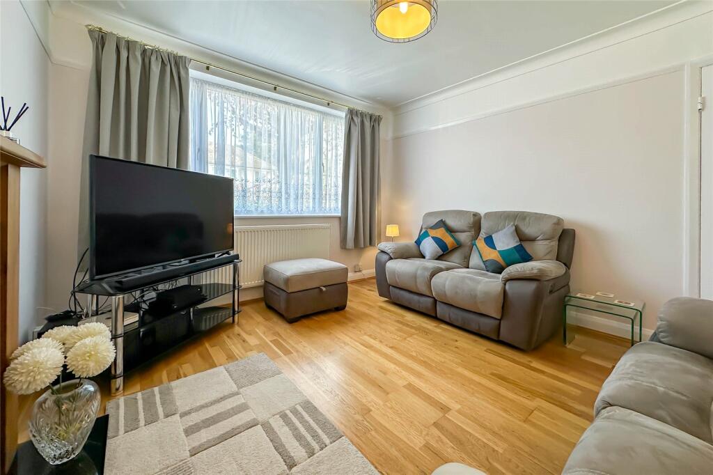 Additional property image - Oakwood Drive, St. Albans, Hertfordshire, AL4
