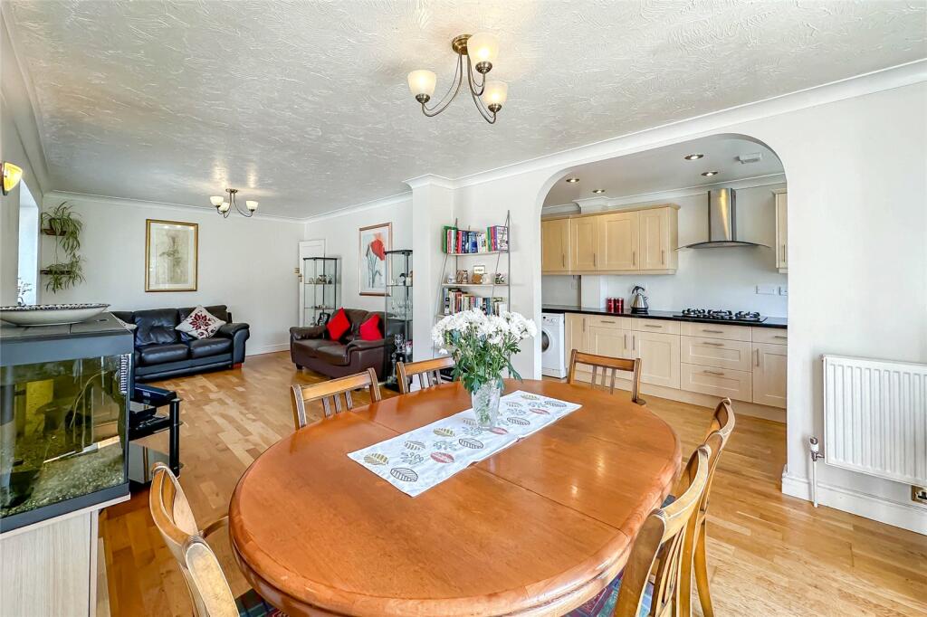 Additional property image - Oakwood Drive, St. Albans, Hertfordshire, AL4
