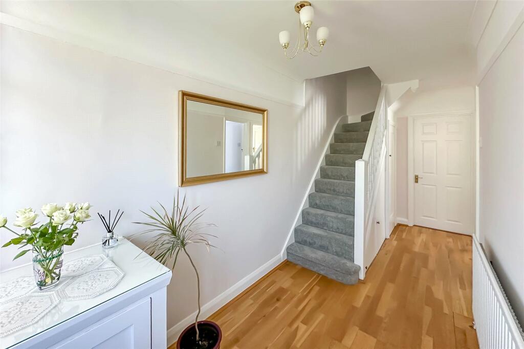 Additional property image - Oakwood Drive, St. Albans, Hertfordshire, AL4