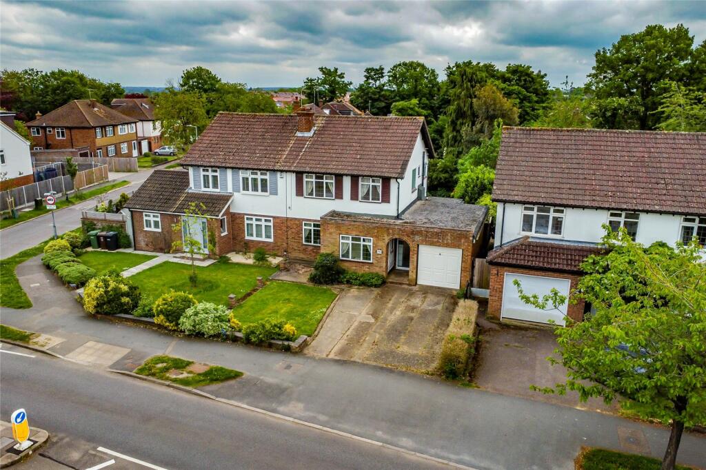 3 bedroom semidetached house for sale in The Ridgeway, St. Albans, Hertfordshire, AL4