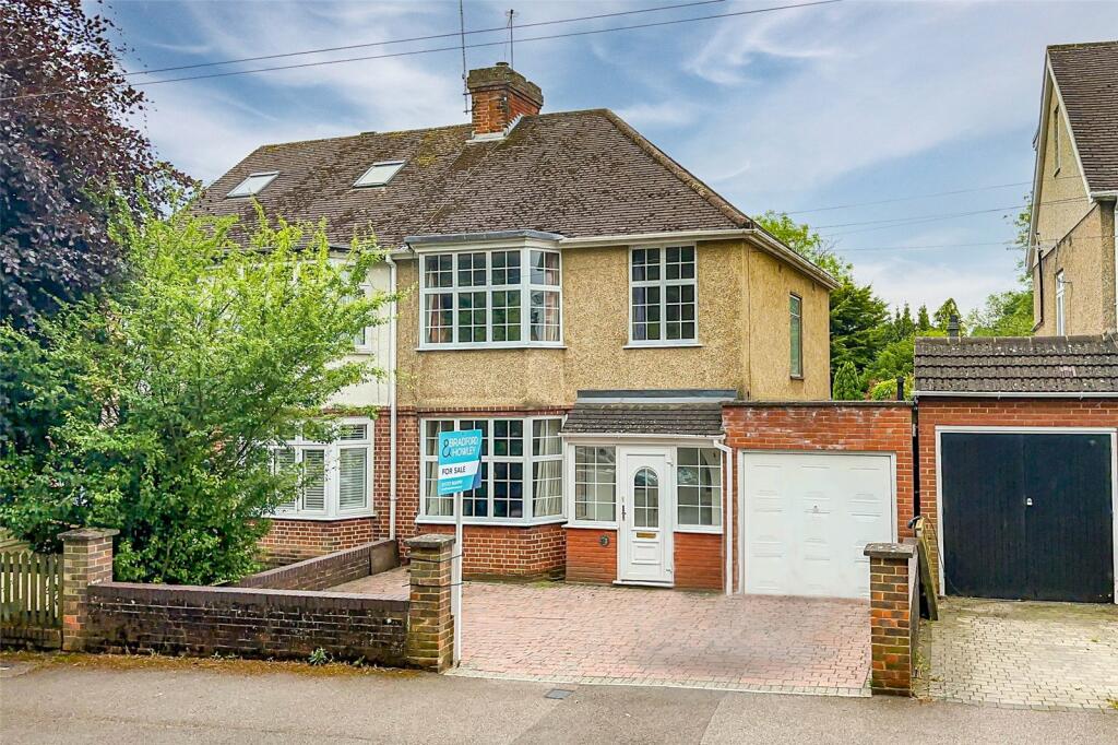 3 bedroom semidetached house for sale in Francis Avenue, St. Albans