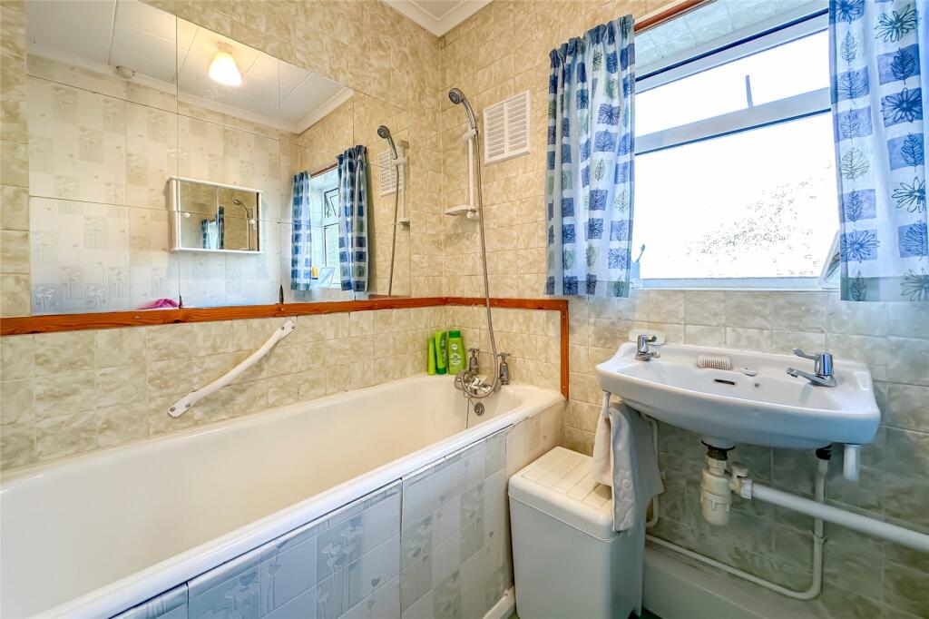 Additional property image - High Oaks, St. Albans, Hertfordshire, AL3