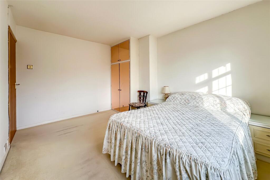 Additional property image - Ardens Way, St. Albans, Hertfordshire, AL4