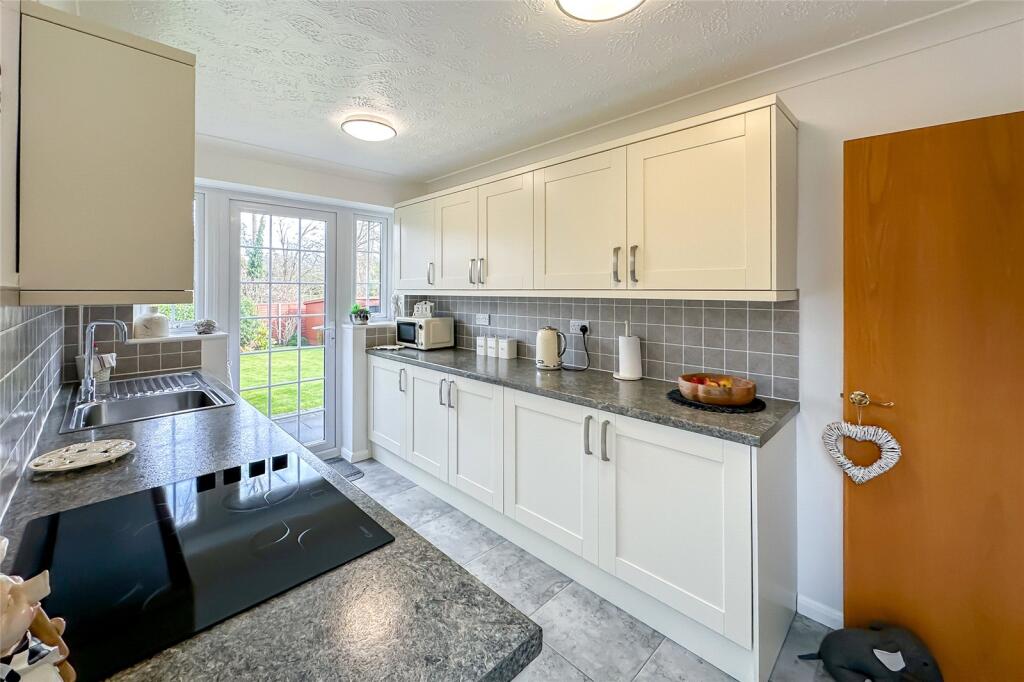 Additional property image - Hobbs Close, St. Albans, Hertfordshire, AL4