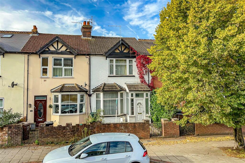 3 bedroom terraced house for sale in High Street, London Colney, St. Albans, Hertfordshire, AL2