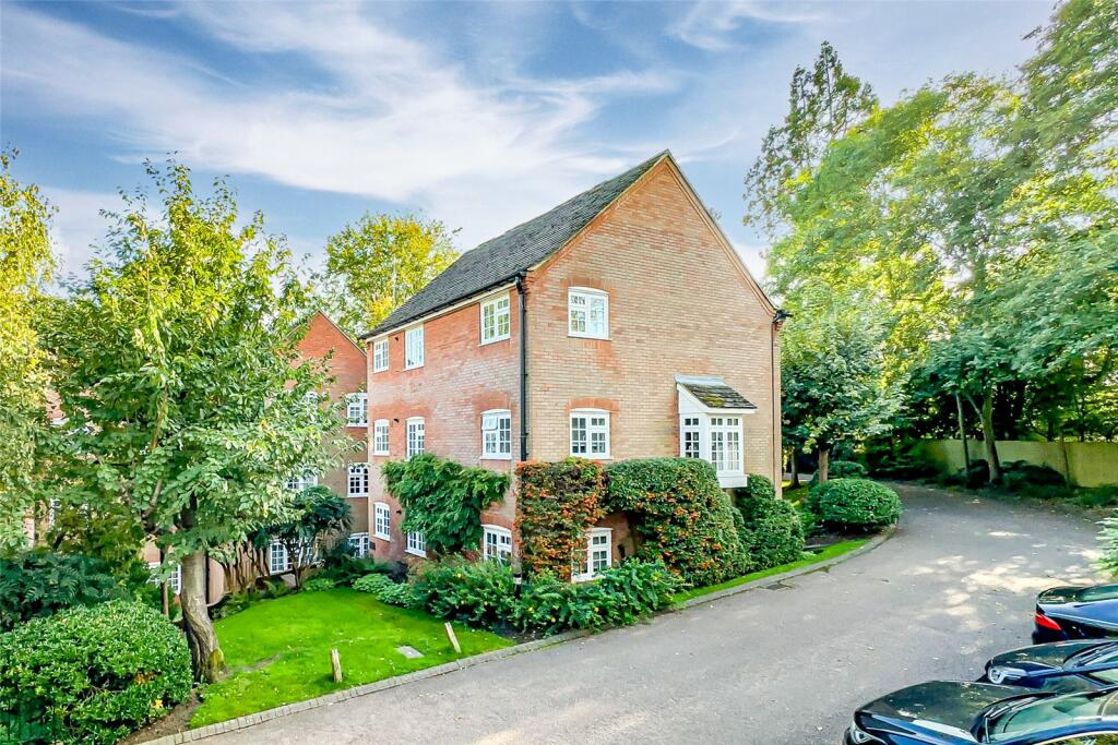 2 bedroom apartment for sale in Cathedral Court, King Harry Lane, St