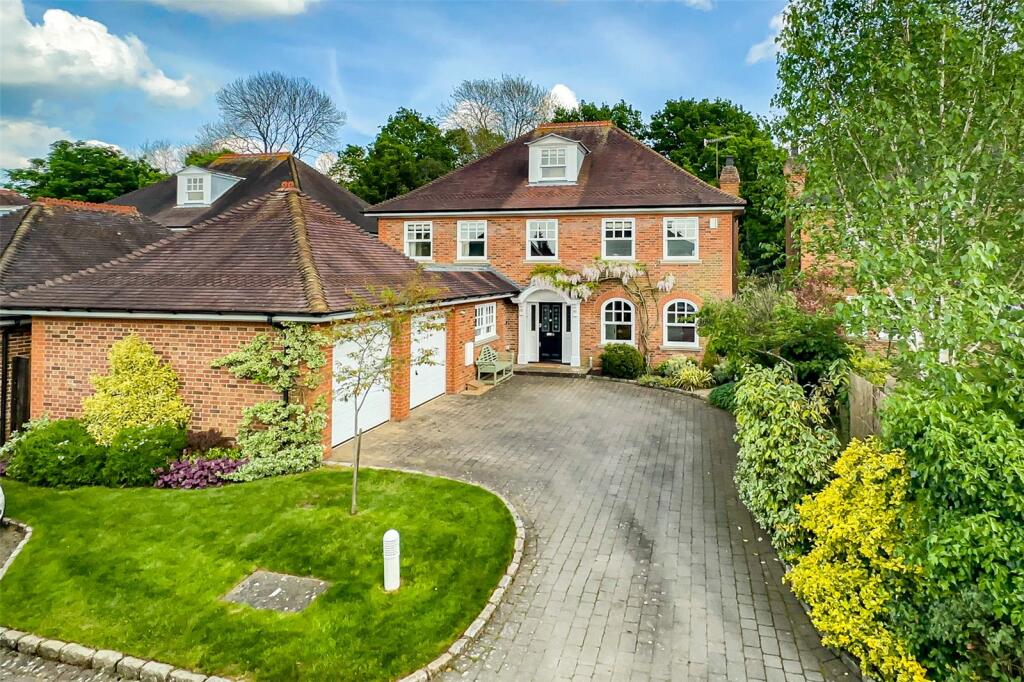 5 bedroom detached house for sale in Gorse Corner, Townsend Drive, St