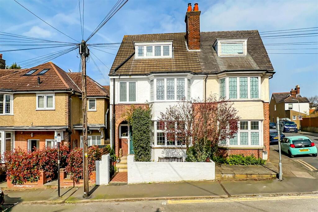 5 bedroom semi-detached house for sale in Upton Avenue, St Albans, Hertfordshire, AL3