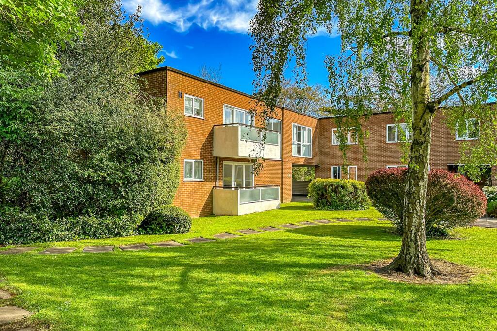 2 bedroom apartment for sale in Murton Court, Hillside Road, St Albans, Hertfordshire, AL1