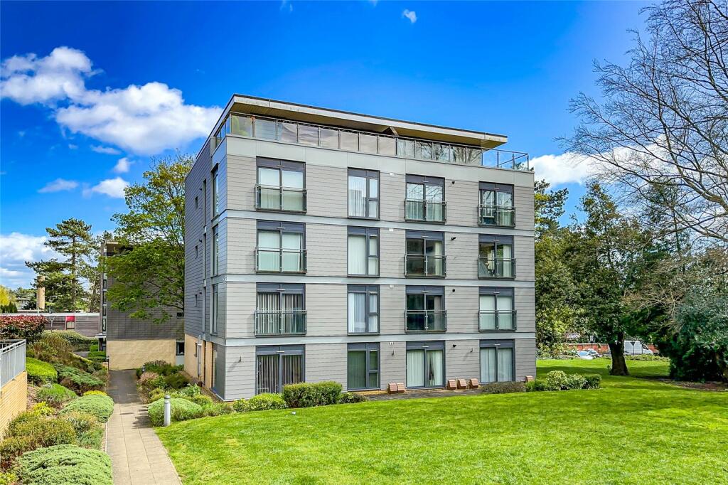1 bedroom penthouse for sale in Darwin Court, Newsom Place, St Albans, Hertfordshire, AL1