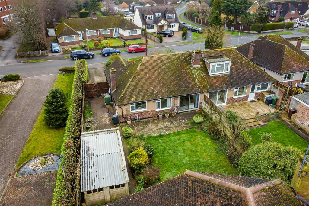 Additional property image - Spooners Drive, Park Street, St. Albans, Hertfordshire, AL2