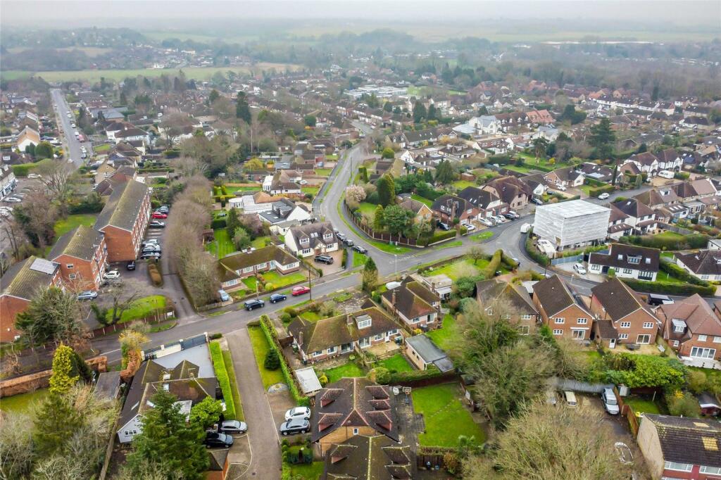 Additional property image - Spooners Drive, Park Street, St. Albans, Hertfordshire, AL2