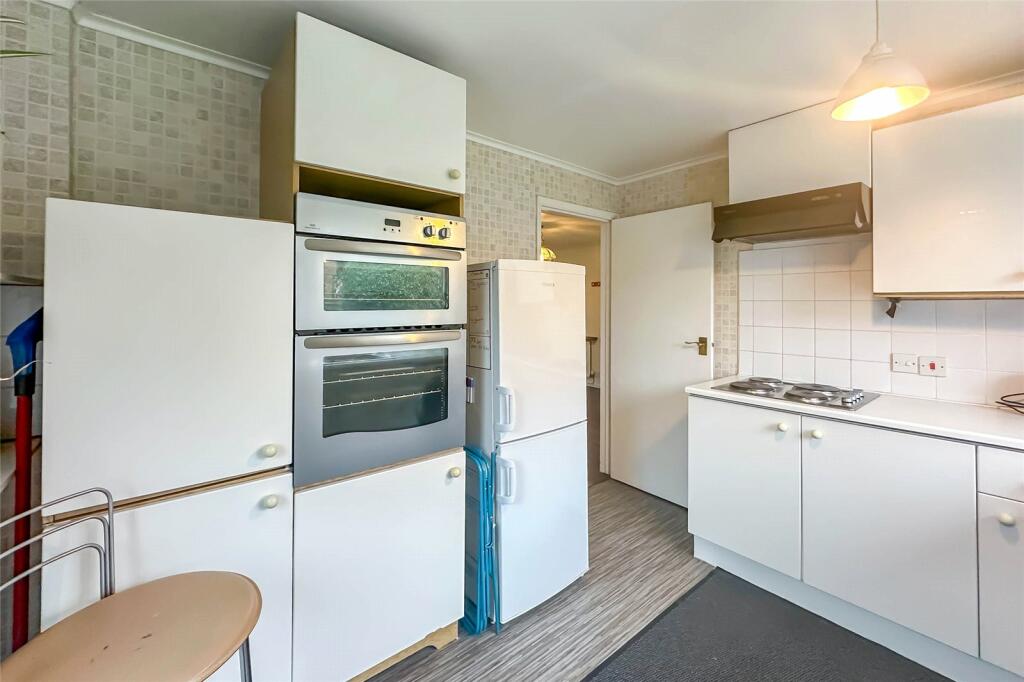 Additional property image - Spooners Drive, Park Street, St. Albans, Hertfordshire, AL2