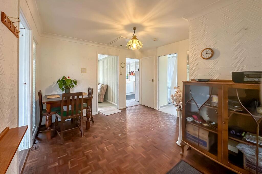 Additional property image - Spooners Drive, Park Street, St. Albans, Hertfordshire, AL2