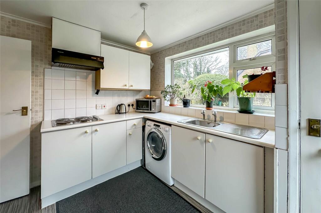Additional property image - Spooners Drive, Park Street, St. Albans, Hertfordshire, AL2