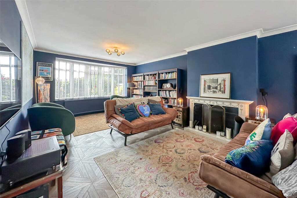 Additional property image - Tippendell Lane, St. Albans, Hertfordshire, AL2